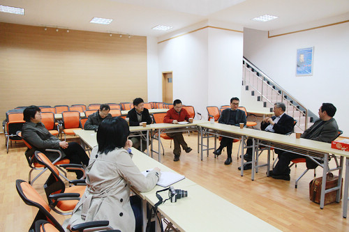 美国马里兰大学刘全生教授访问物理学院